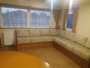 Beautiful 3-Bedrooms Static Caravan Holiday Home, Clacton-On-Sea